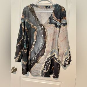 Fly Curvy geode print blouse. 4X